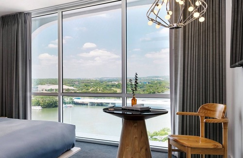 Congress Avenue Historic District Hotel | Urban Retreat, Lake Views, Modern Comfort in Austin, 4 Pet-Friendly Units, Pool!