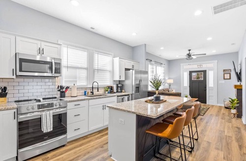 Manchester House | Urban Retreat: RVA Hotspots at Your Doorstep!