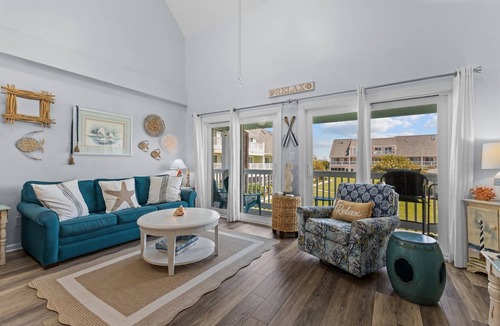 Emerald Isle Condo | Vacay time! 2bd, 2bth oceanfront complex, indoor & outdoor pool, Gym &Tennis Ct!