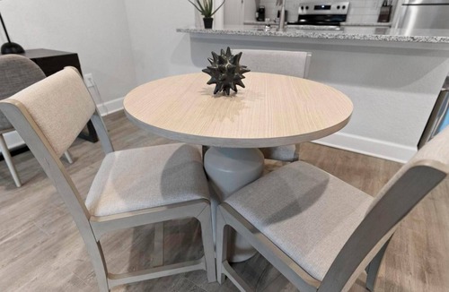 Newberry Apartment | Vanguard 1BD 11 - One Bedroom Apartment, Sleeps 2