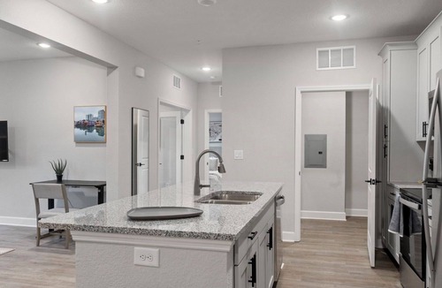Newberry Apartment | Vanguard 2BD 2 - Two Bedroom Apartment, Sleeps 4