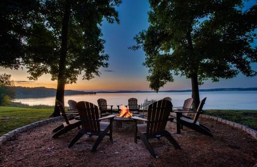 Earlville House | Veazey Cove Coastal Lodge BAYFRONT with POOL and DOCK
