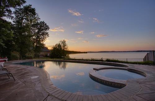 Earlville House | Veazey Cove Coastal Lodge BAYFRONT with POOL and DOCK