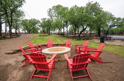 Bridgeport Apartment | Vessel 2 - Lakeside Vessel Retreat | Outdoor BBQ Kitchen Scenic Views