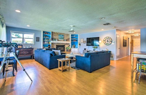 Kingsland Cottage | Vibrant Kingsland Retreat w/Waterfront Views