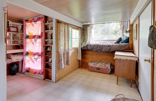 Ocean View House | Vibrant Ocean View Home w/ Lanai & Steam Room!