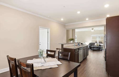 Central Condo | Vibrant Retreat | 8 min to Museum & Eats