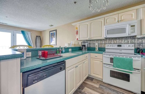 North Topsail Beach Condo | Villa Capriani 204B - Oceanfront - Pools - Hot Tubs - Restaurant