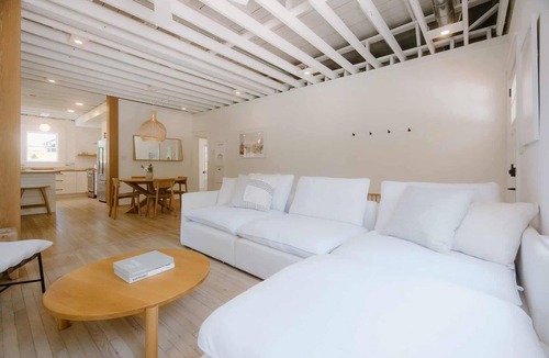 South Harbor Island House | Villa Marguerita by WB Abodes