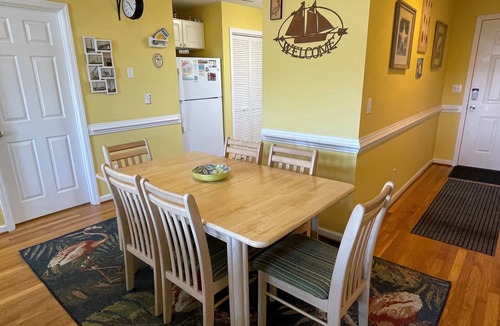 Ocracoke Condo | Villa Maria: Condo in the heart of Ocracoke Village, near lighthouse