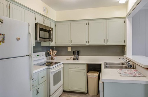 Nags Head House | Villas M1: 3 bedroom Townhome, Community Pool & Tennis Court