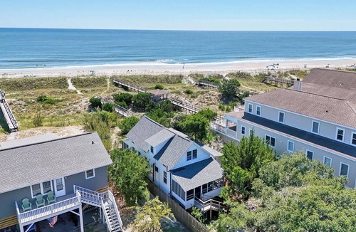 Pawleys Island House | Vintage Beach Front on Pawleys Island, 2 Screened Porches, Dog Friendly