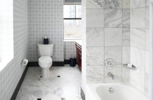 Charlotte Center City Hotel | Vintage-Inspired Downtown Room Near Blumenthal Theaters and Events