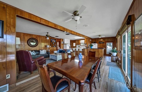 Chapin House | Vintage Libby on the Lake | 3 BR | Pet Friendly!
