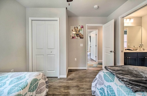 Issue House | Virginia Getaway - 1 Mi to Colonial Beach!