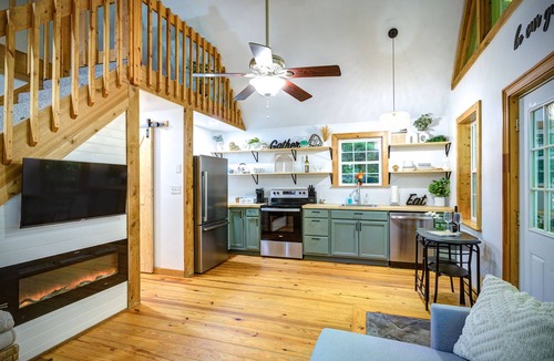 Banner Elk Ski Chalet | Visit #mytreetophideaway located in Banner Elk, NC, nestled high in the trees.