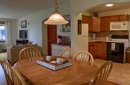 McKnightstown House | Visit our charming cottage this Fall & Winter. Enjoy the Scenery & Ski Slopes.