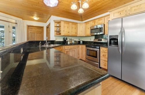 Volcano House | Volcano Magic! Cozy home located steps from Volcano National Park - Pet Friendly