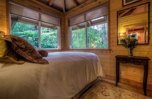 Volcano Bed & Breakfast | Volcano Mist Cottage