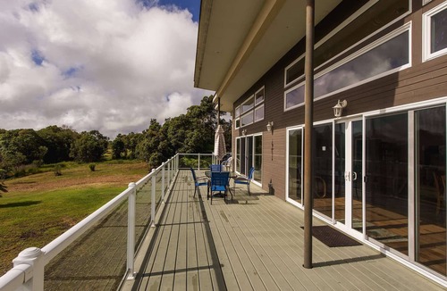Glenwood House | Volcanoes National Park - minutes away. 25 acre Nature Lodge