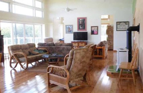 Glenwood House | Volcanoes National Park - minutes away. 25 acre Nature Lodge
