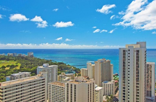 Waikiki Bed & Breakfast | Waikiki Banyan #3810-T2