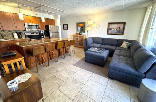 Waikiki Condo | Waikiki Banyan - Ocean View, Free Parking, Beach Gear plus lots of extras!