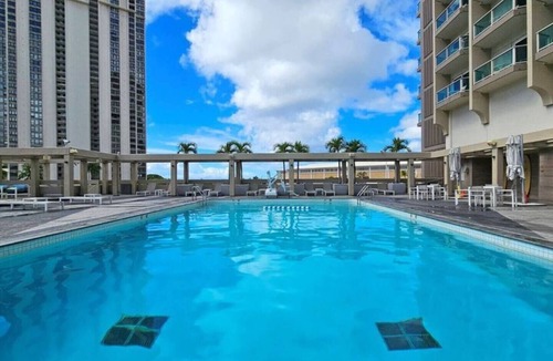 Ala Moana Condo | Waikiki Beach & Ala Moana Hotel Room # 2512