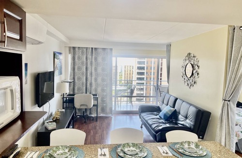 Waikiki Condo | Waikiki Condo - Ocean View - Minutes from the Beach!