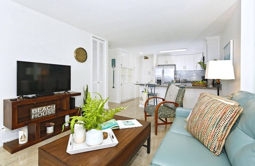 Waikiki Condo | Waikiki Ocean & Yacht Harbor Views! Short Walk to Beach, Shops & Restaurants!