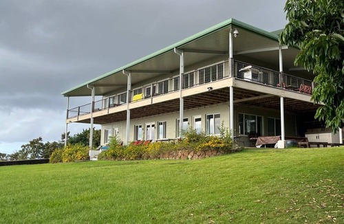 Pupukea House | Waimea Bay Luxury Estate Views & Hot tub