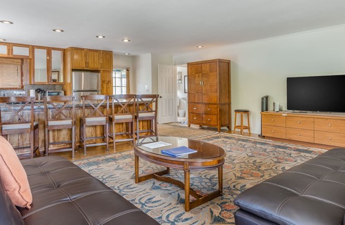 Waimea House | Waimea Estate near Parker Ranch & beach with two decks & home office, WiFi
