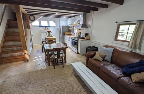 Historic Montford Cottage | Walk Everywhere- Cute Downtown Carriage House with Yard