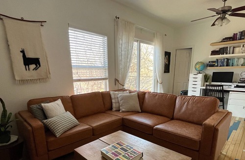 Rosewood House | Walk or bike to SXSW, Large Eastside home w/ outdoor entertaining