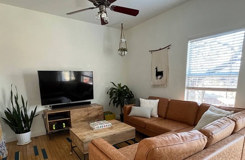 Rosewood House | Walk or bike to SXSW, Large Eastside home w/ outdoor entertaining