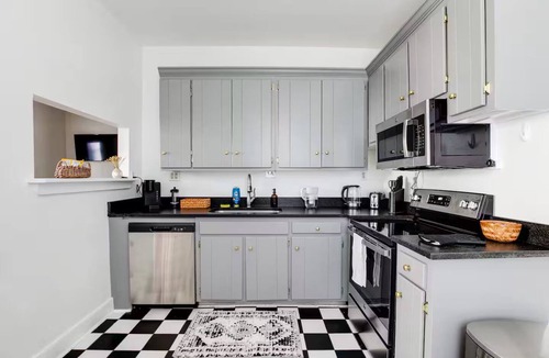Richmond House | Walk to Allianz Urban Oasis in Oregon Hill
