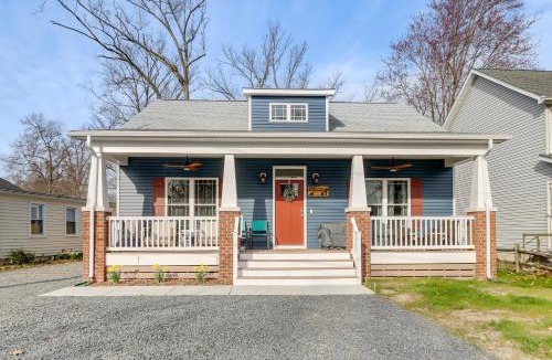 Colonial Beach House | Walk to Bay: Home w/Fenced Yard in Colonial Beach