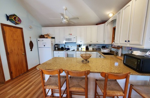 Duck House | Walk to Beach, Dogs Welcome, Family Friendly, Open Decks, D0112