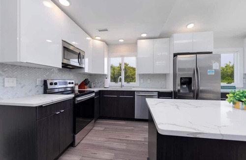 Southern Shores House | Walk to Beach Enjoy Southern Shores Pickle Ball