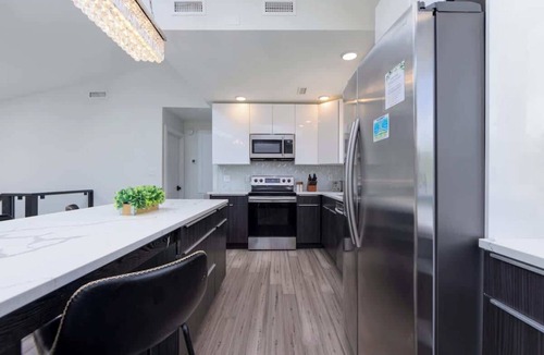 Southern Shores House | Walk to Beach Enjoy Southern Shores Pickle Ball