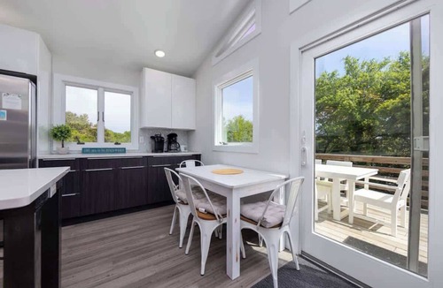 Southern Shores House | Walk to Beach Enjoy Southern Shores Pickle Ball