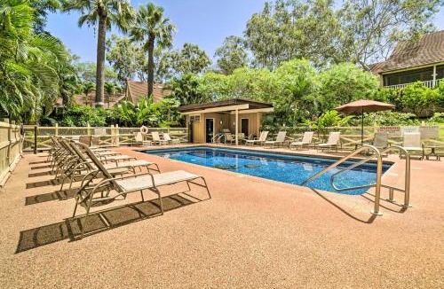 Maunaloa House | Walk to Beach Paniolo Hale Townhome with Ocean View