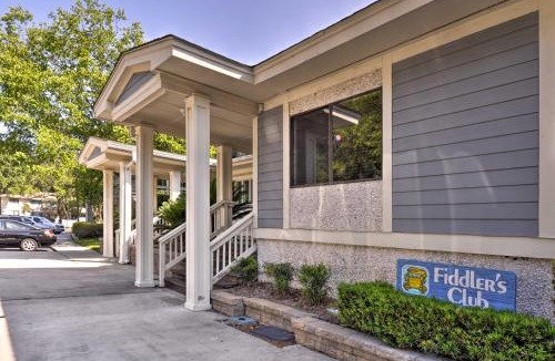 Folly Field House | Walk to Beach: Resort-Style Hilton Head Condo!