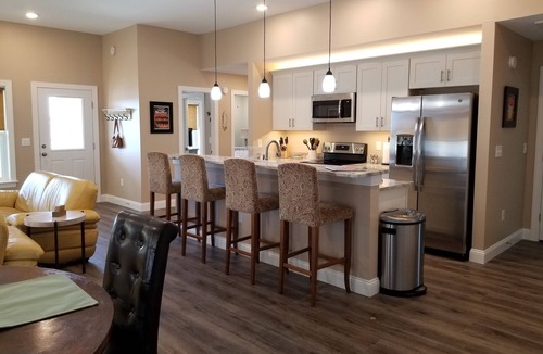 Kill Devil Hills House | Walk to beach! Cottage perfect for families.