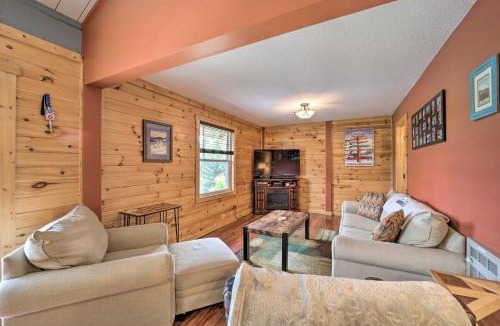 Beech Mountain House | Walk to Beech Mtn Ski Resort! Condo w/Balcony