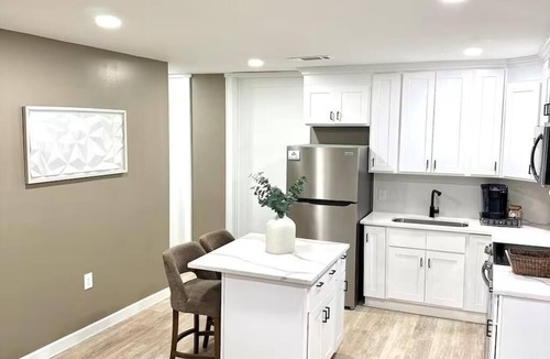 Downtown Condo | Walk to DPAC + Bulls - Chic Downtown Durham condo