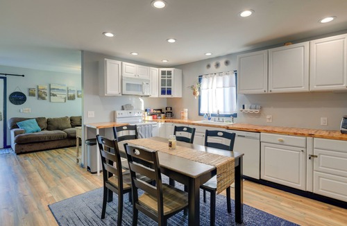 Newport House | Walk to Fishing Pier, Newport Home w/Deck!