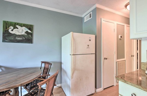 Folly Field Apartment | Walk to Folly Field Beach: Condo in Hilton Head!