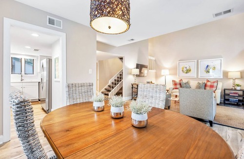 Sea Pines Condo | Walk to Harbour Town! Villa Pool Just Steps Away, Coastal Chic