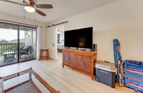Nawiliwili Apartment | Walk to Kalapaki Beach Condo with Ocean and Mtn View!